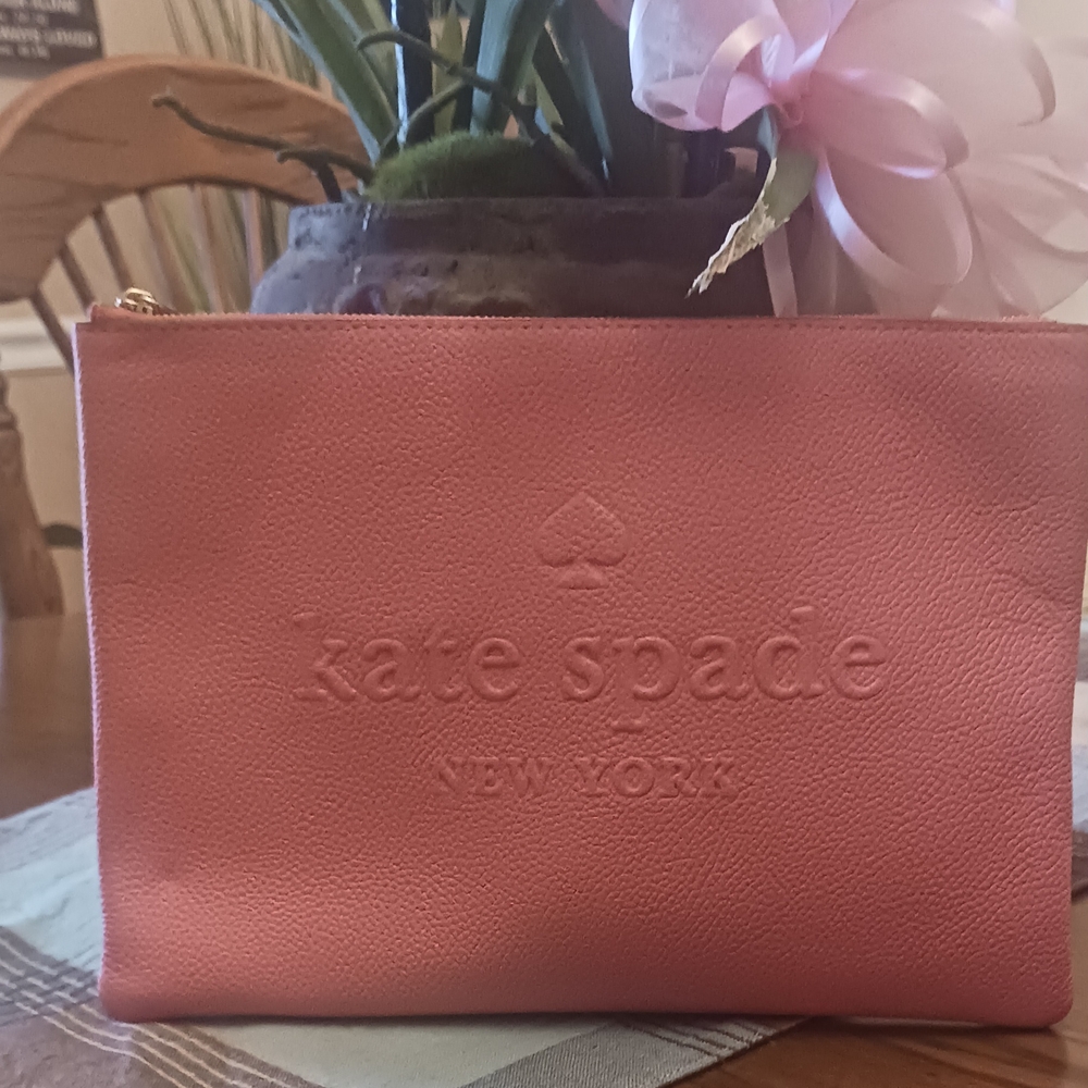 Kate Spade (Caroline CORAL)LRG Clutch Bag In Genuine Leather(New Condition)